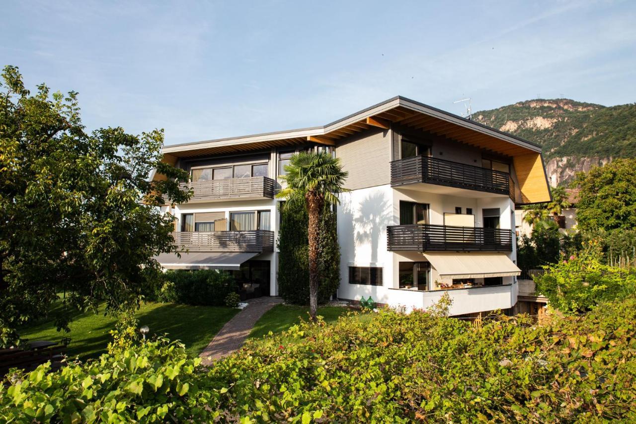 Julias Guesthouse Ora / Auer Экстерьер фото