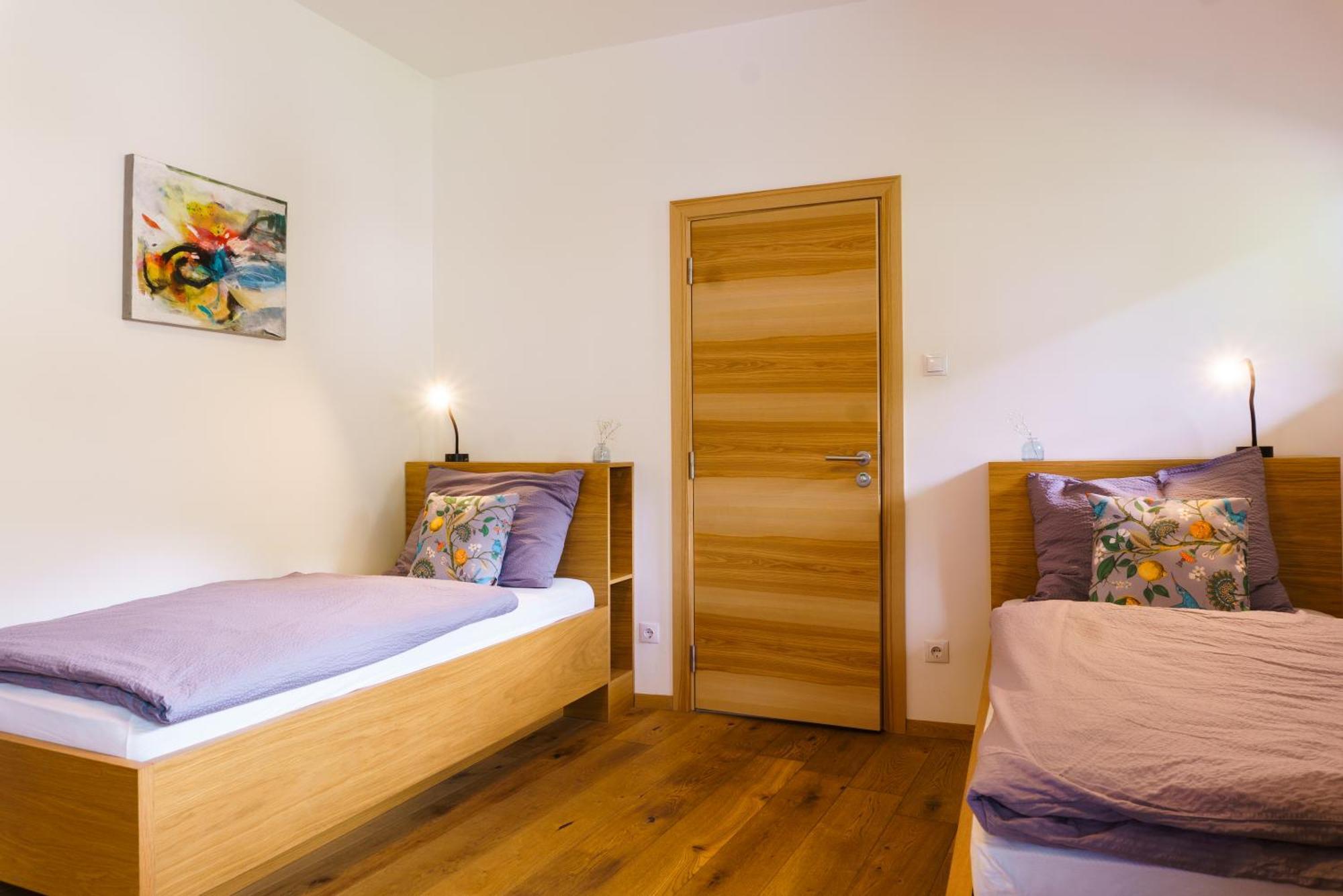 Julias Guesthouse Ora / Auer Экстерьер фото